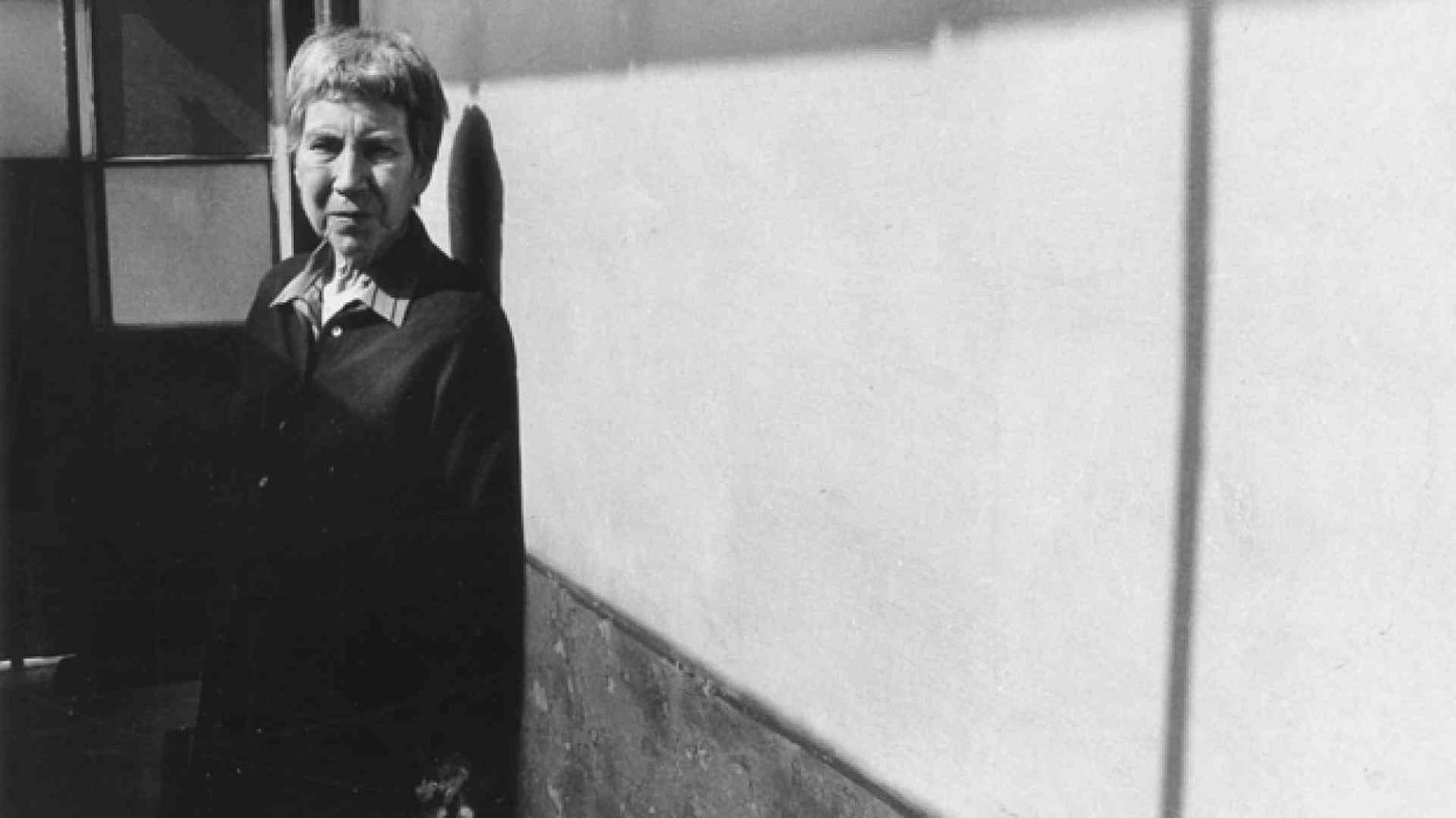 Alla ricerca di Natalia Ginzburg: la donna dietro la scrittrice