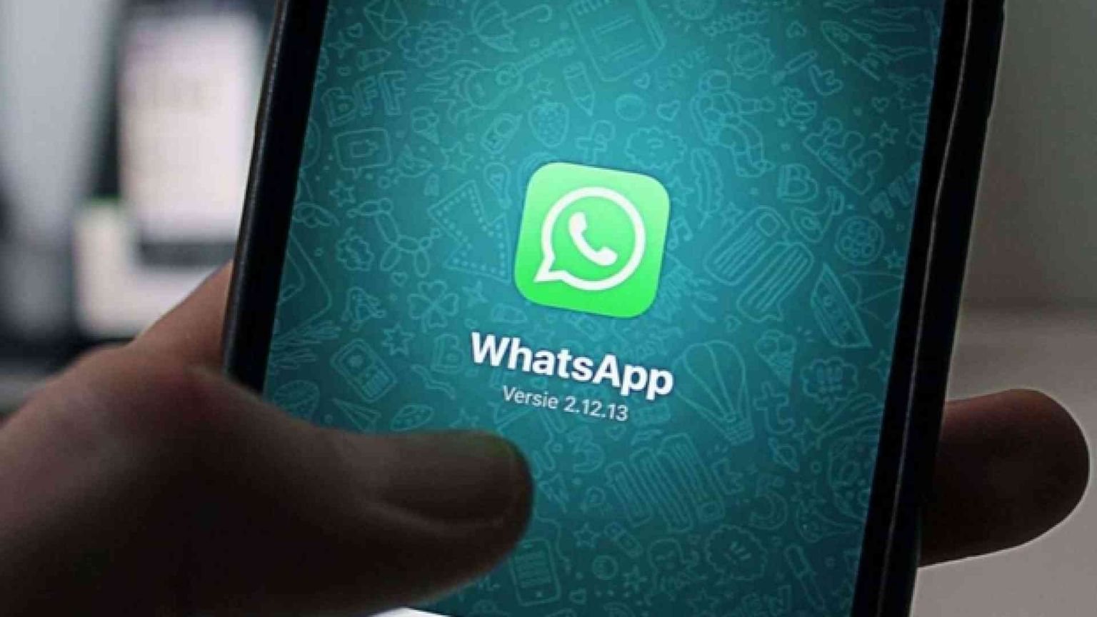 Whatsapp proibito ai minori di 16 anni. Ma come far rispettare il nuovo limite?