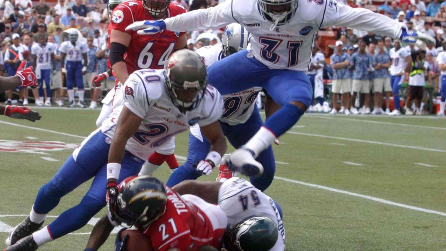 Danni cerebrali da football: quei placcaggi che dividono