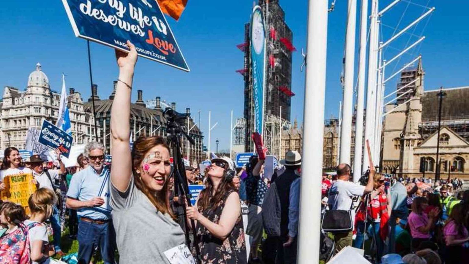 Voto sull'aborto in Irlanda. Pro-life: «Fb e Google ci censurano»