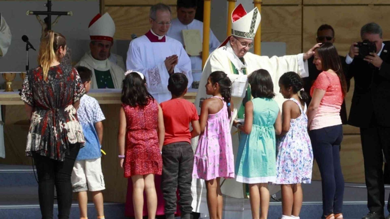 Abusi, i vescovi cileni dal Papa per aprire una stagione nuova