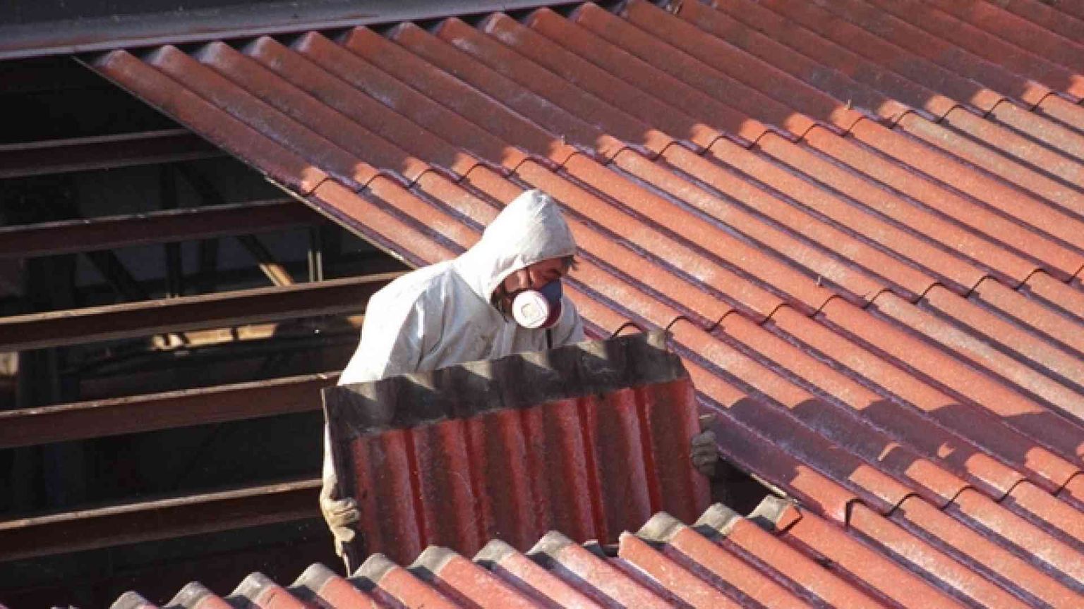 Malati di mesotelioma, prorogata l'indennità