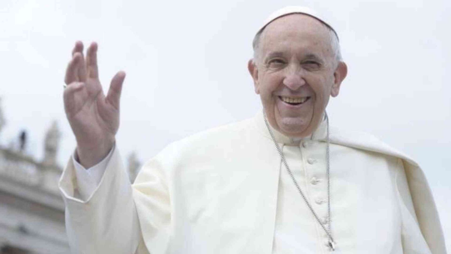 Papa: lo Spirito Santo dà forza per essere sale e luce