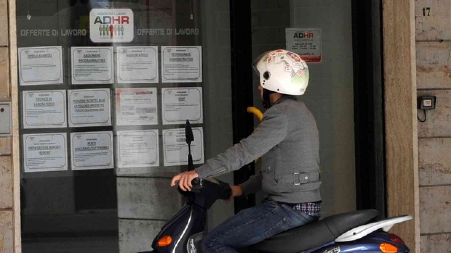 Boom di precari e rischio povertà per 9,3 milioni di italiani