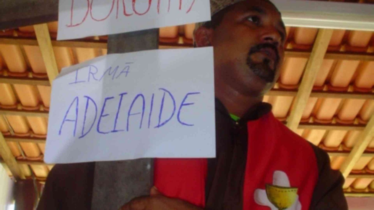 Il massacro continuo dei contadini. Sei uccisi ogni mese