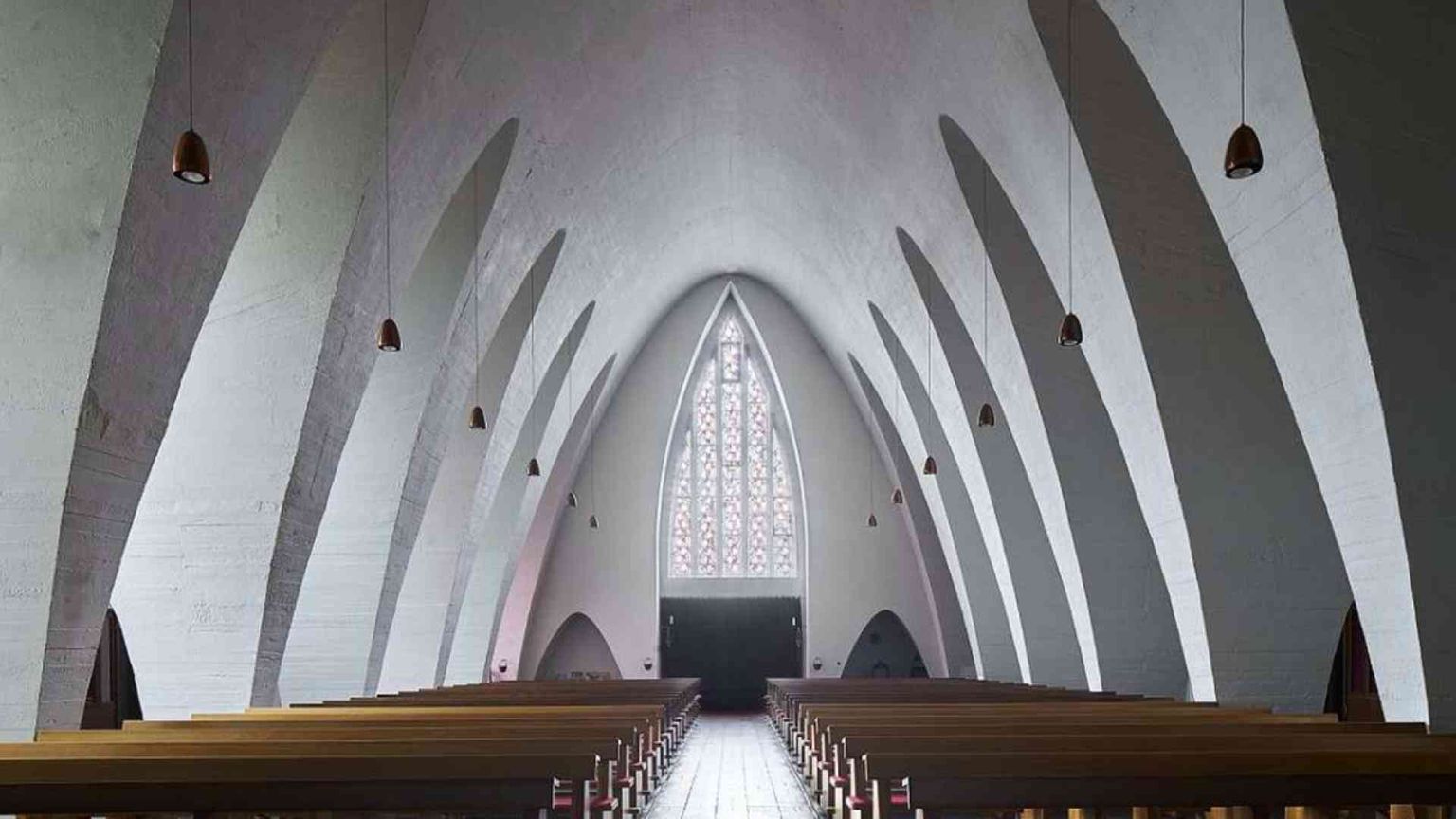 Nell'architettura cristiana il sacro è sempre relazione