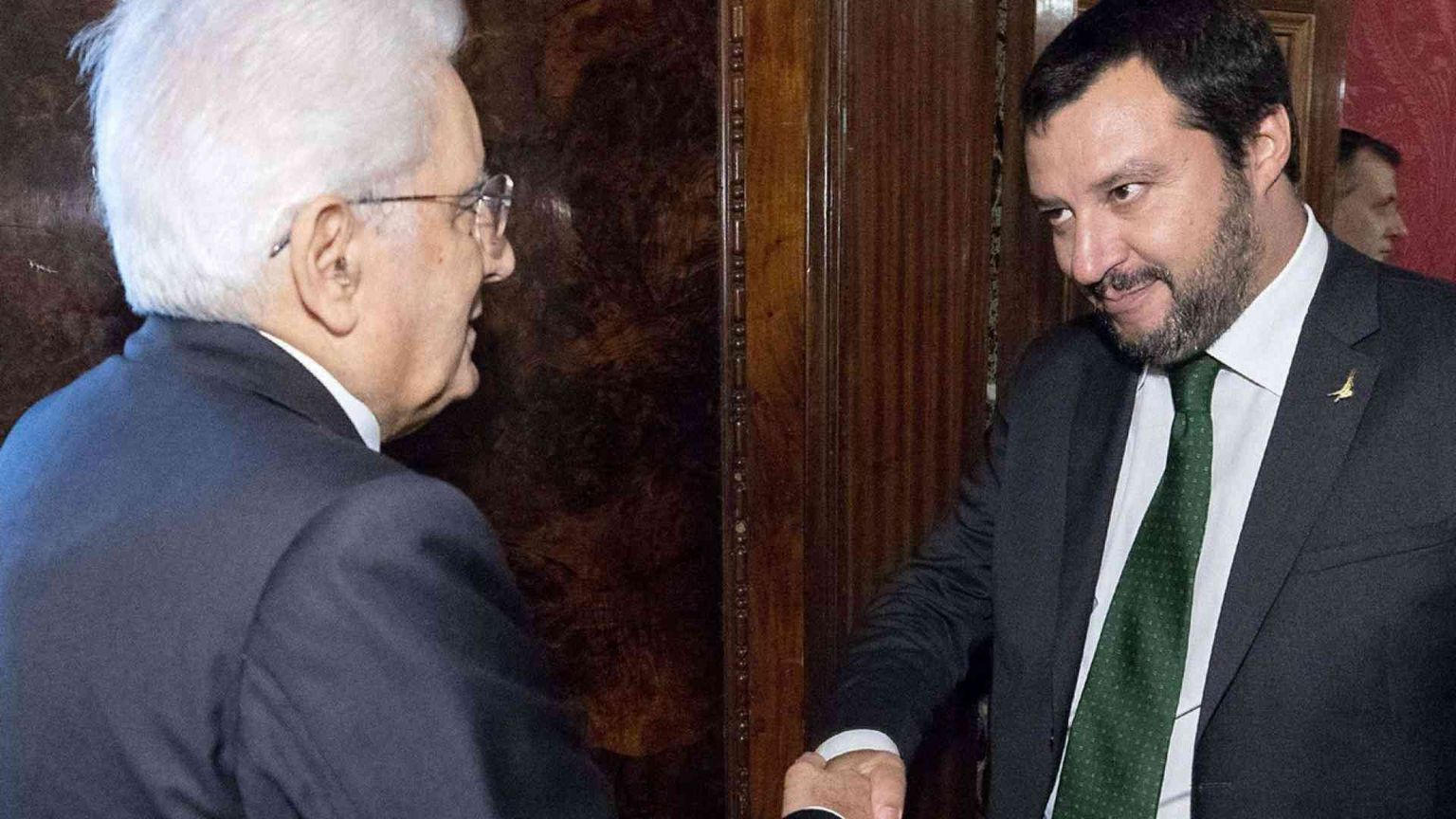 L'invito di Mattarella a Salvini: «Necessario moderare i toni»