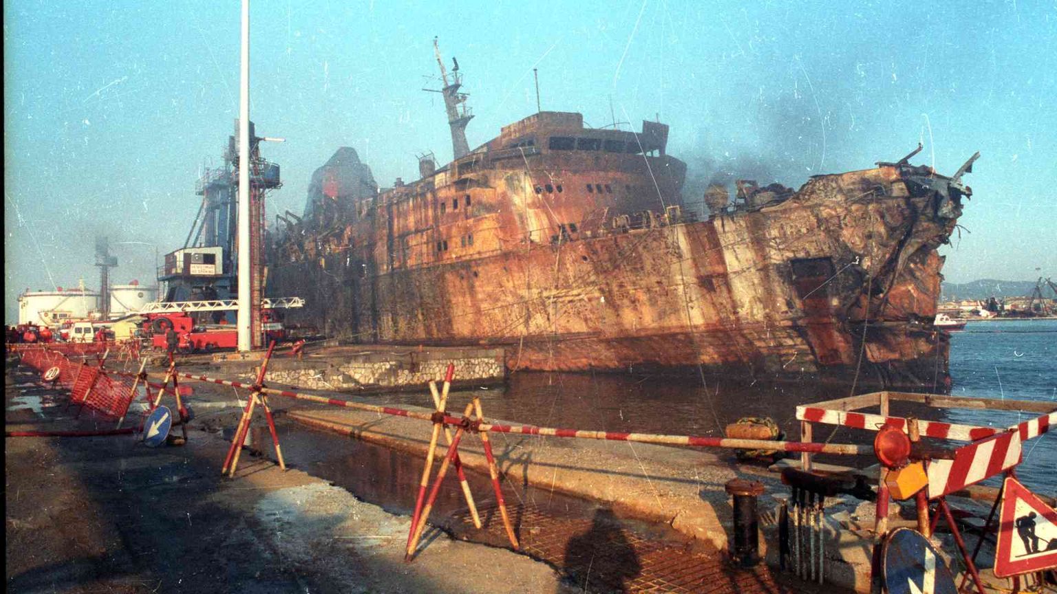 1991 - Il Moby Prince brucia, nel rogo 140 vittime