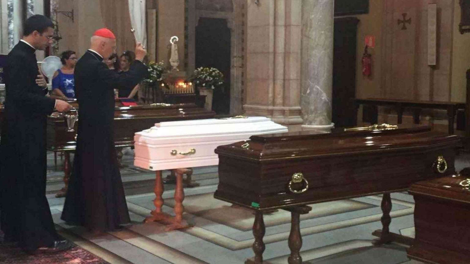 Bagnasco incontra i familiari delle vittime. «È l'ora della responsabilità»