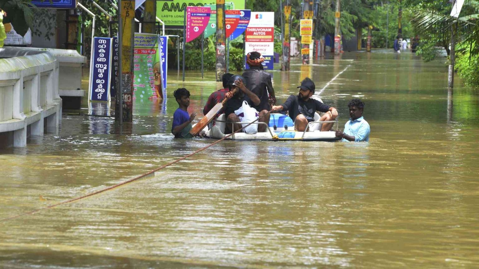 Alluvioni nello stato del Kerala, sono 324 le vittime