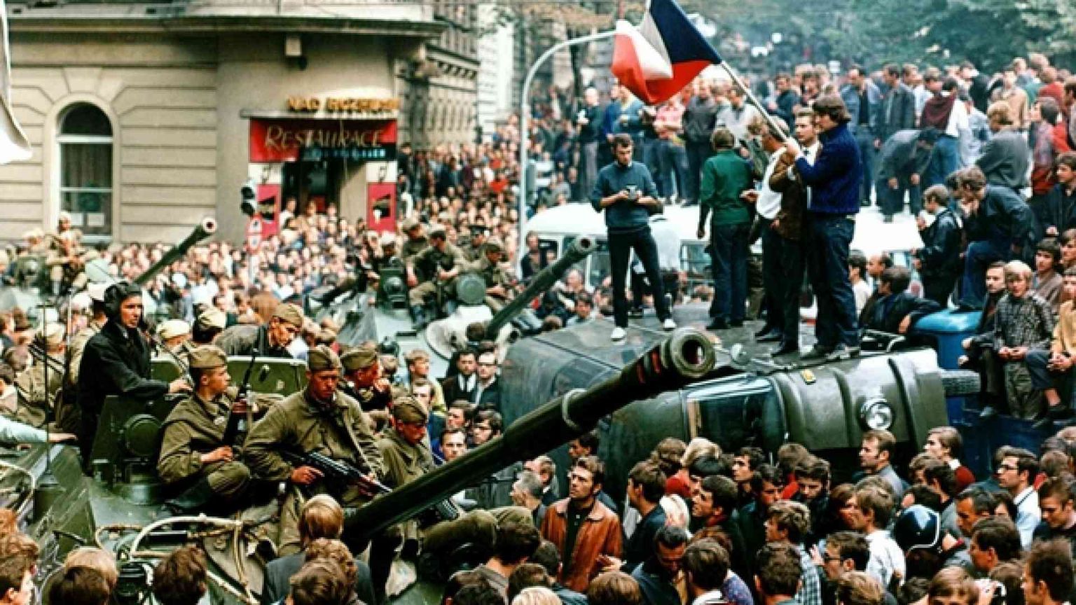 Praga 1968: così si spense il comunismo dal volto umano