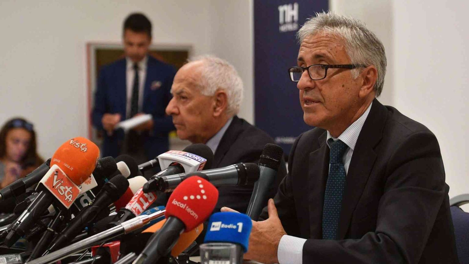 «Un fondo per le vittime di Genova e un nuovo ponte in 8 mesi»