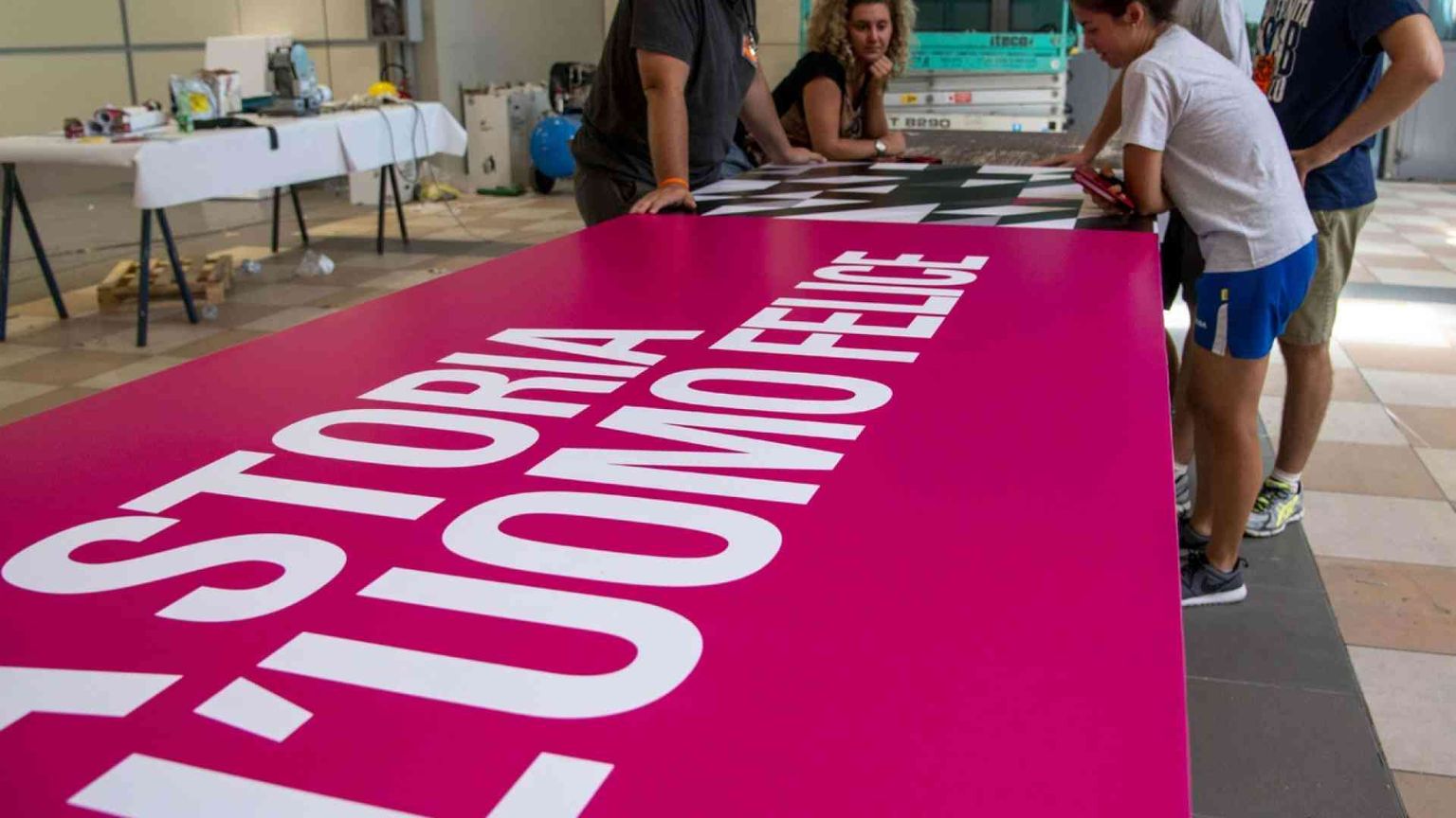 Saper dire «felicità» nel tempo della rabbia