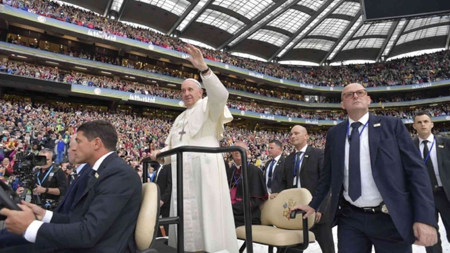 Papa Francesco e la «grande avventura» della vita in famiglia
