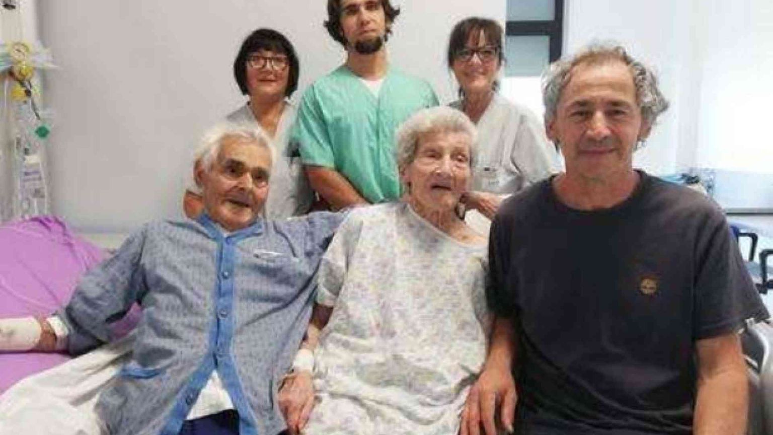 Sposati da 64 anni, ricoverati insieme. E tutto è andato meglio