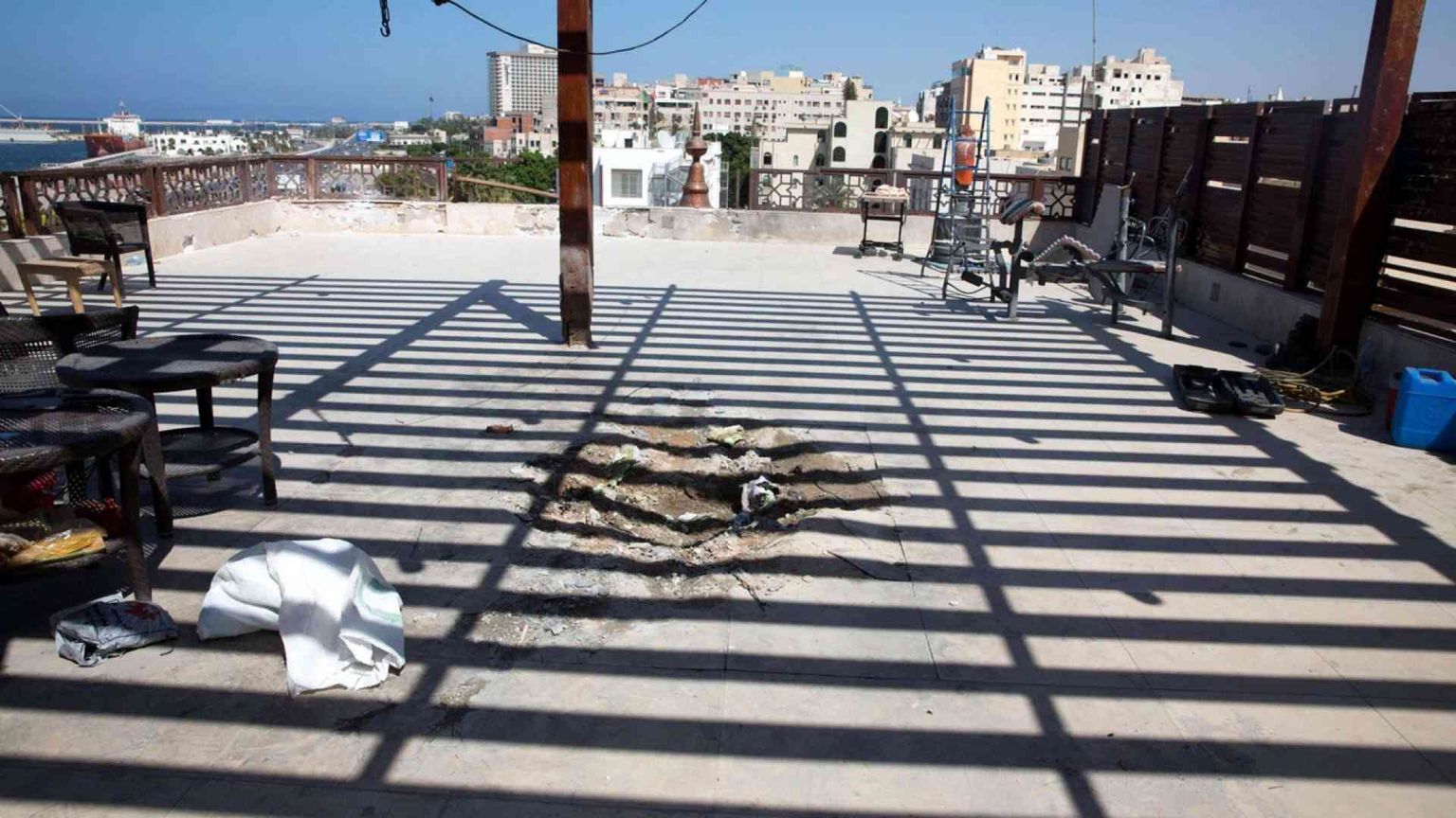 Si combatte a Tripoli, le milizie in guerra. «La Francia ha responsabilità»