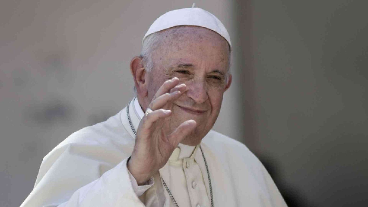 Il Papa: «Il lavoro conferisce la dignità all'uomo non il denaro»