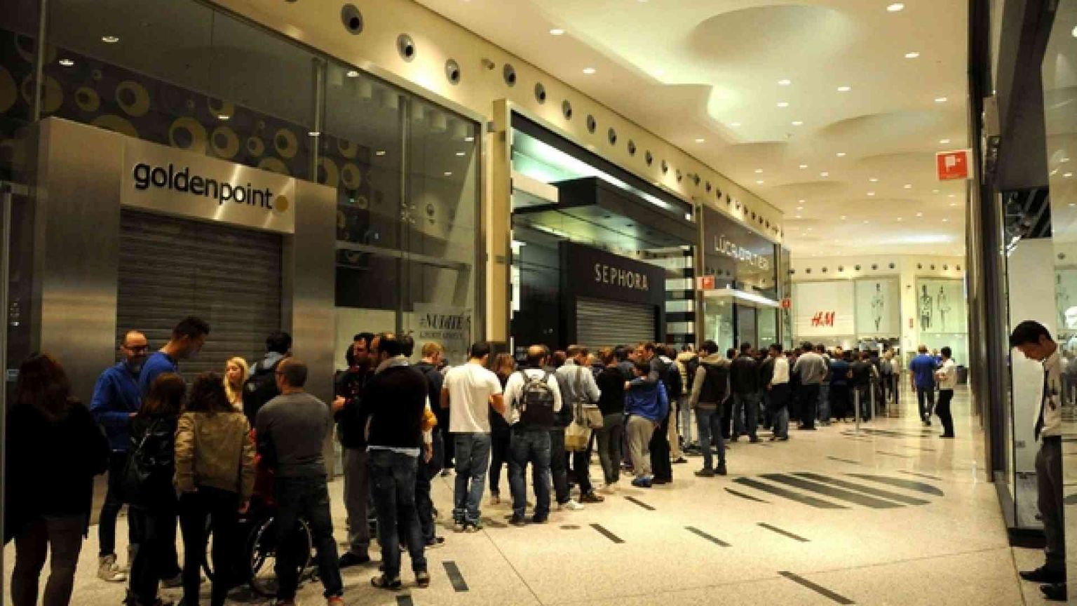 Meno posti e più chiusure con le aperture domenicali