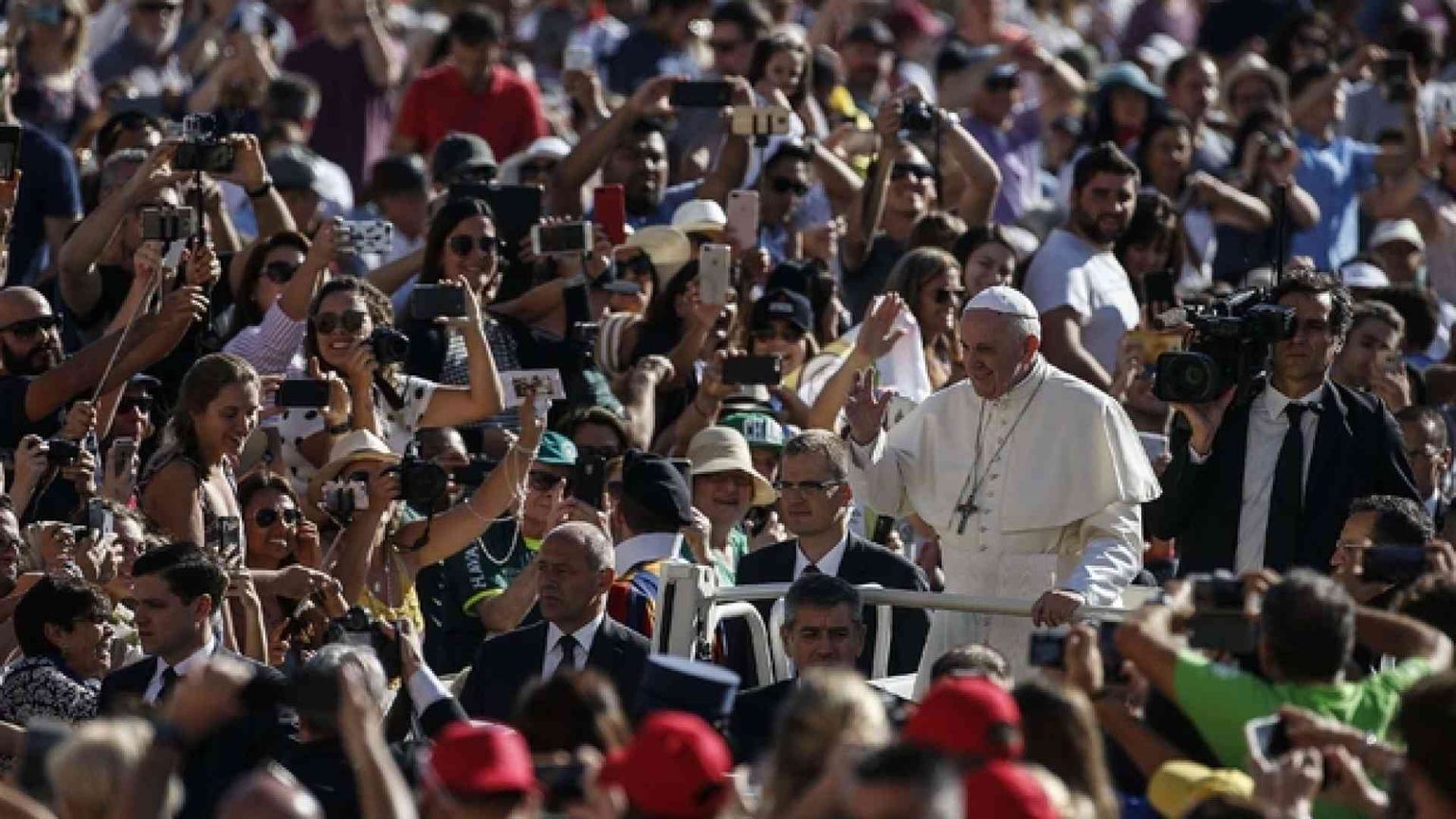 Papa: la peggiore schiavitù è quella del proprio ego