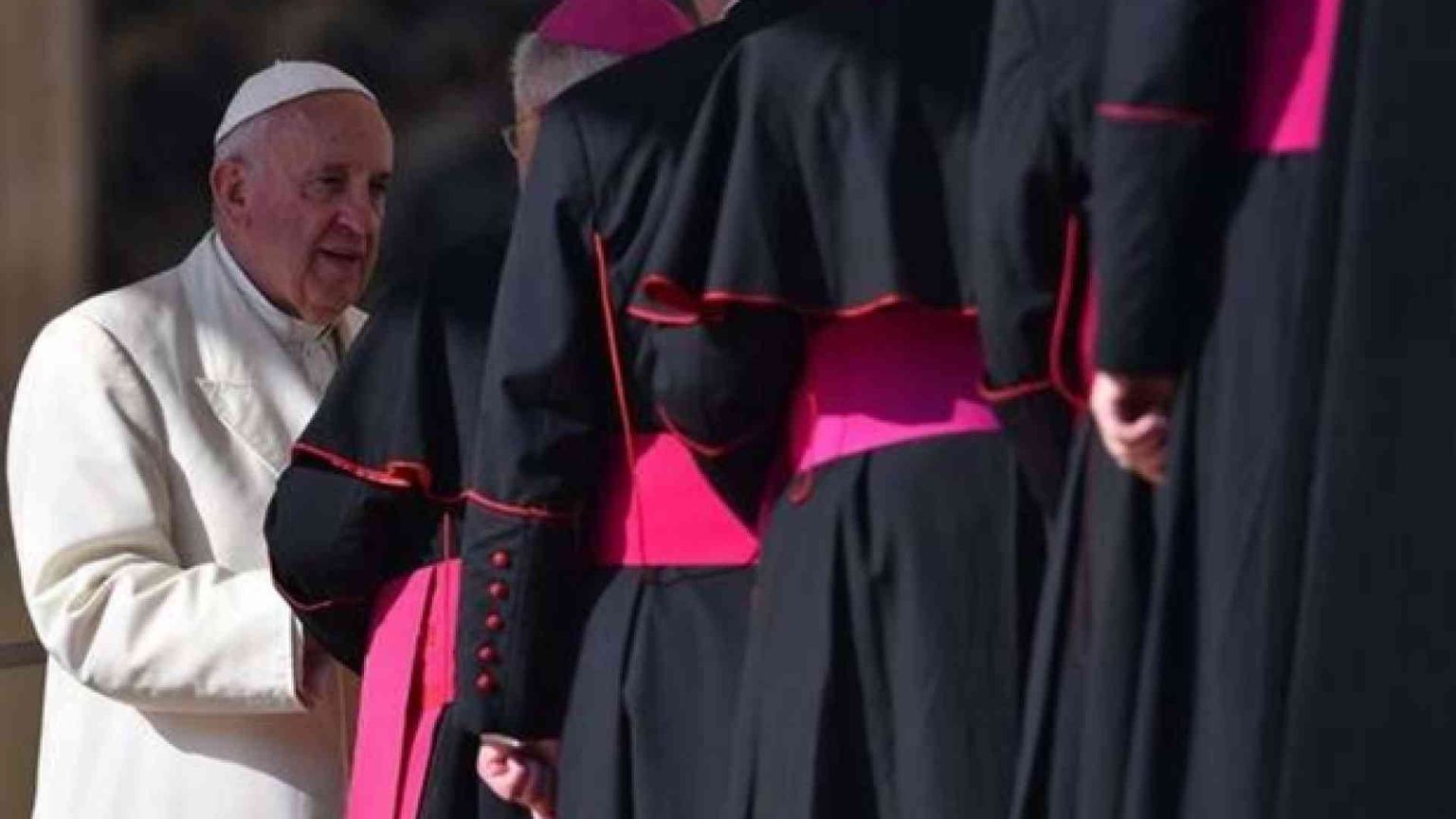 Il Papa: più attenti nella selezione dei preti