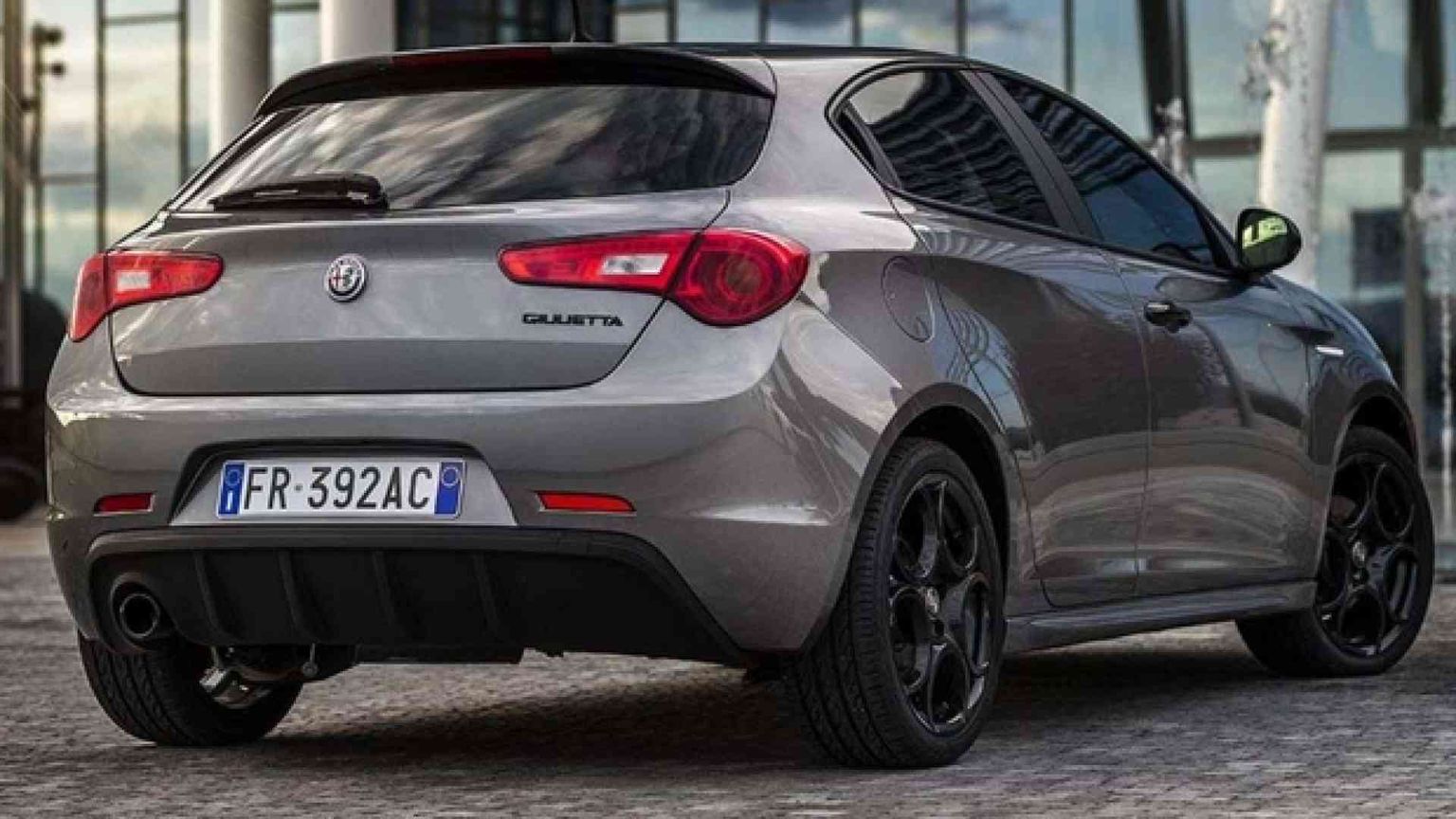 Giulia, Giulietta e Stelvio più ricche con B-Tech