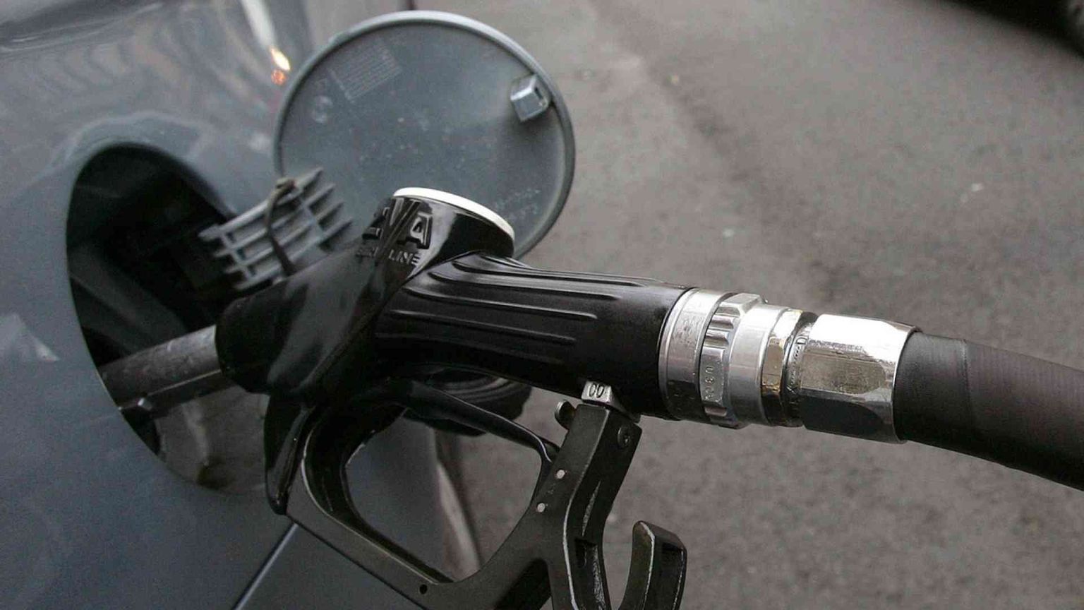 Benzina “sporca”: ecco come farsi risarcire i danni