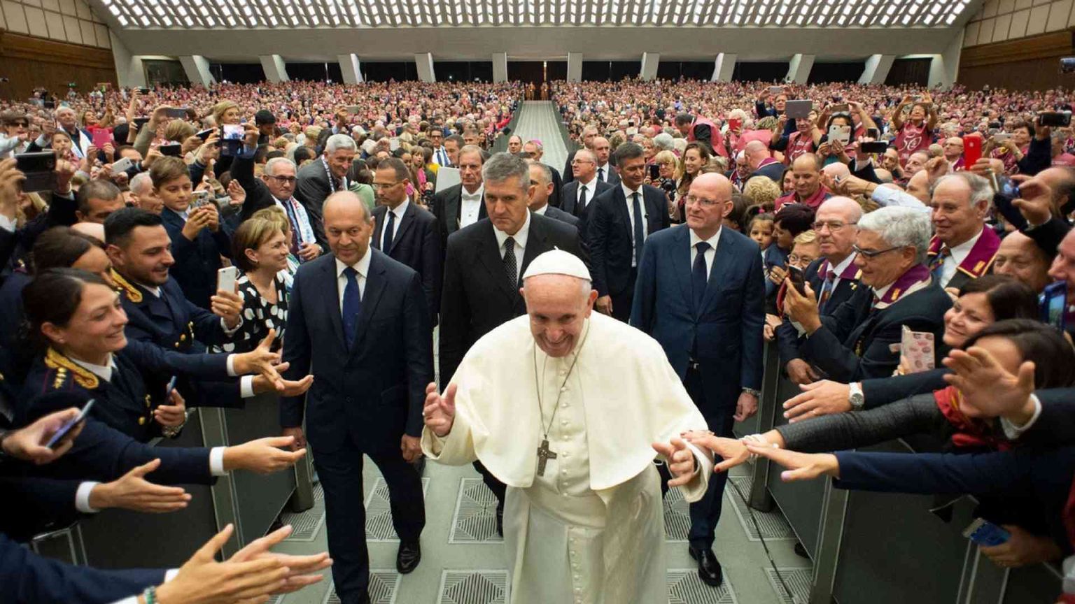 Il Papa alla Polizia: legalità e sicurezza per tutelare gli ultimi