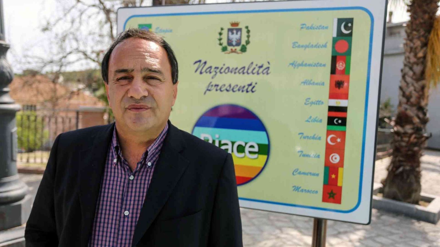 Il sindaco di Riace, Lucano: «Io, agli arresti per reato di umanità»