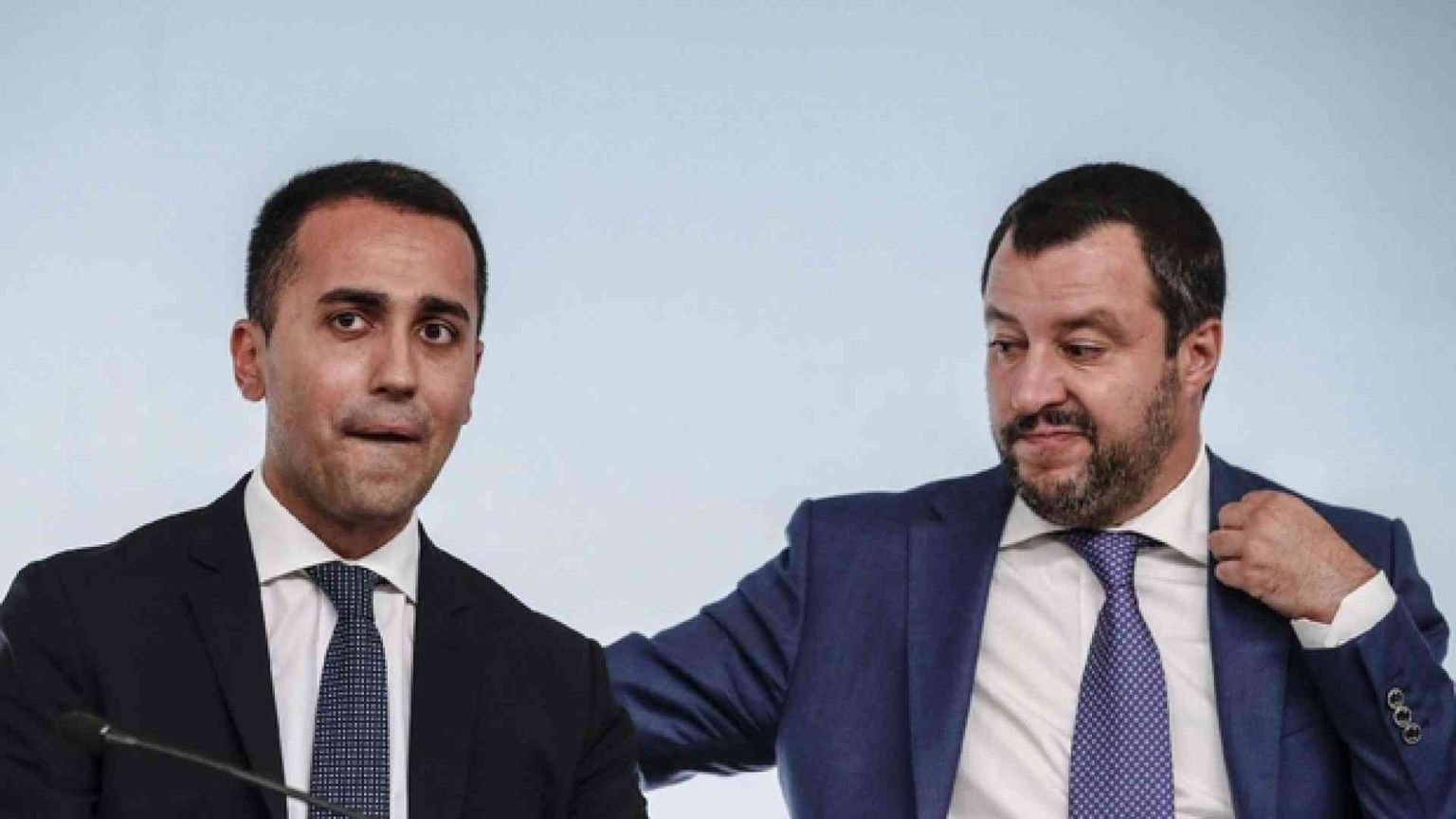 Salvini furibondo con Di Maio: «Nessuna manina, lui era lì con Conte»