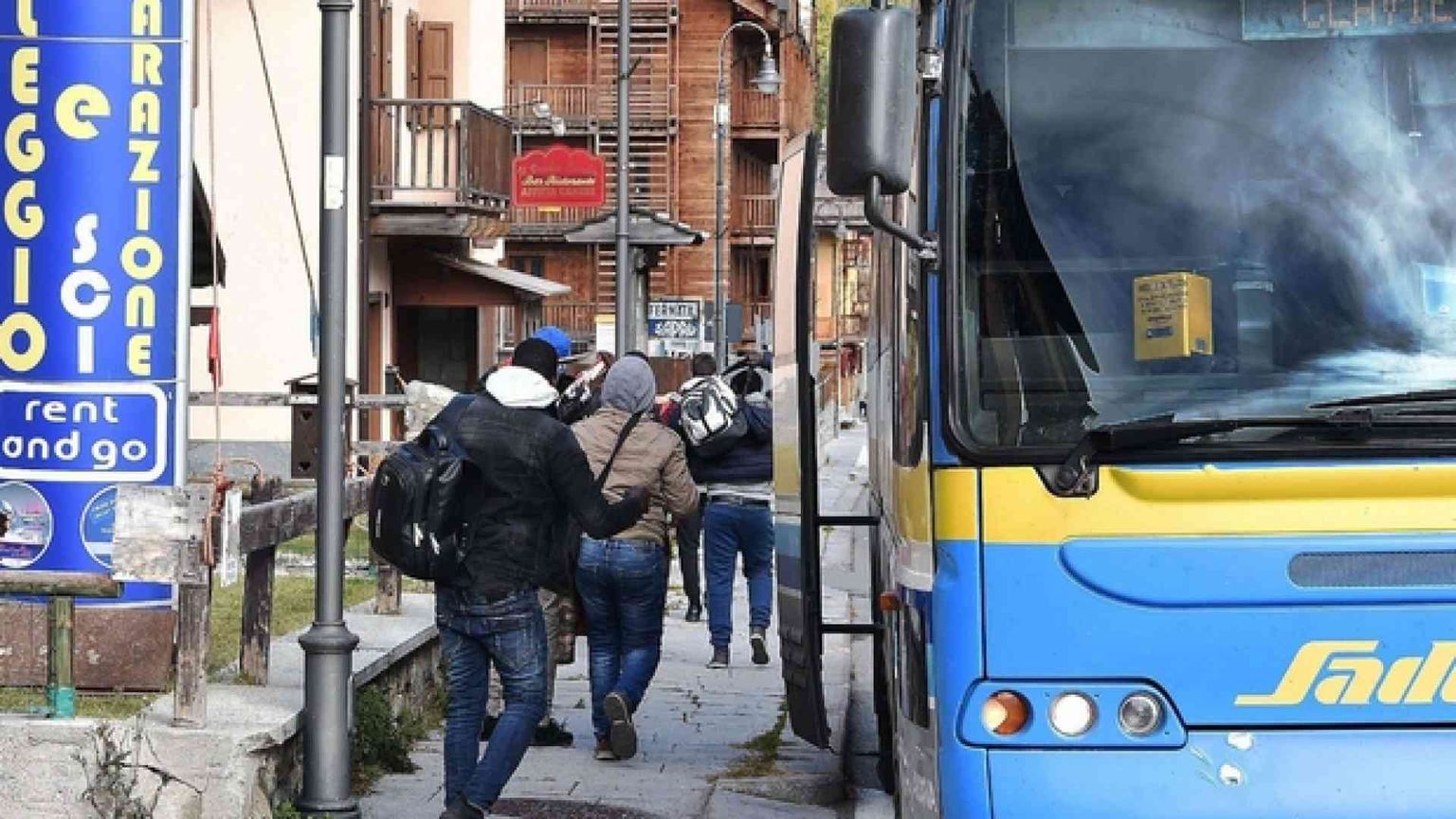 Ad Oulx flusso inarrestabile. Apre il rifugio della speranza