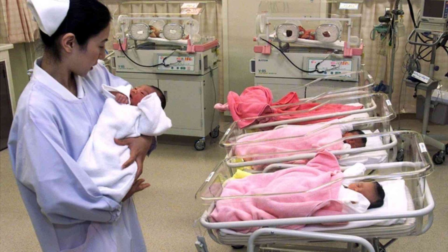 Nel Giappone che invecchia è boom dei figli in provetta