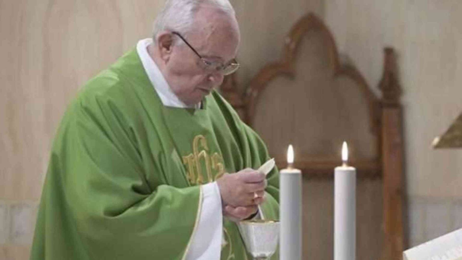 Papa: Gesù ci invita al banchetto del Regno, attenzione a dirgli di no