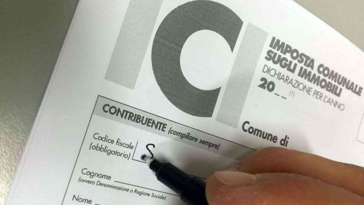 «Italia recuperi l'Ici dagli enti non profit». La Cei: bene l'esenzione Imu