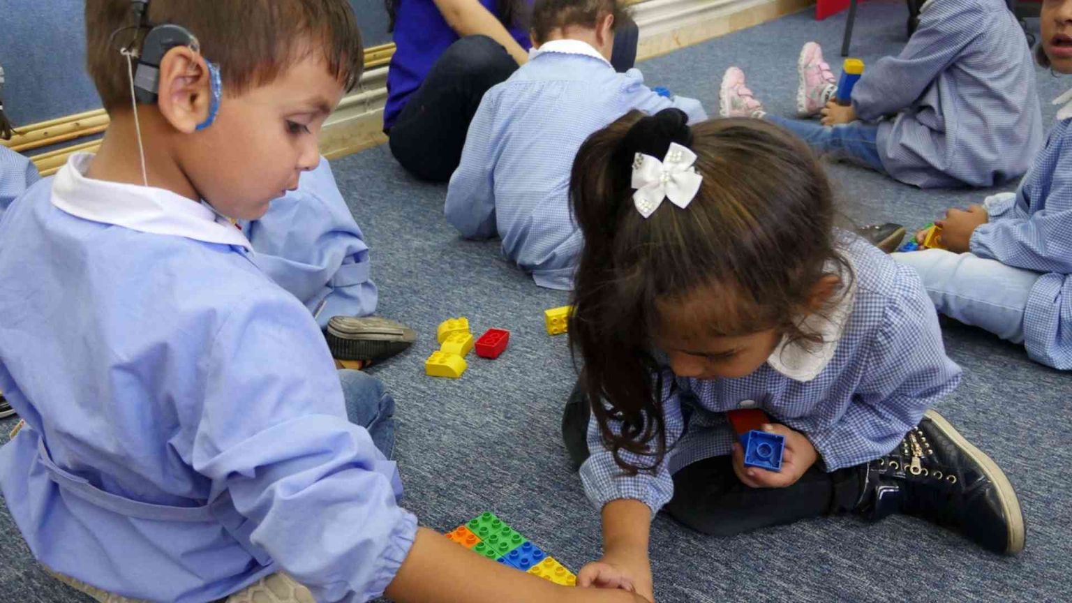 Dall'Italia un ponte solidale per i ragazzi sordi di Betlemme