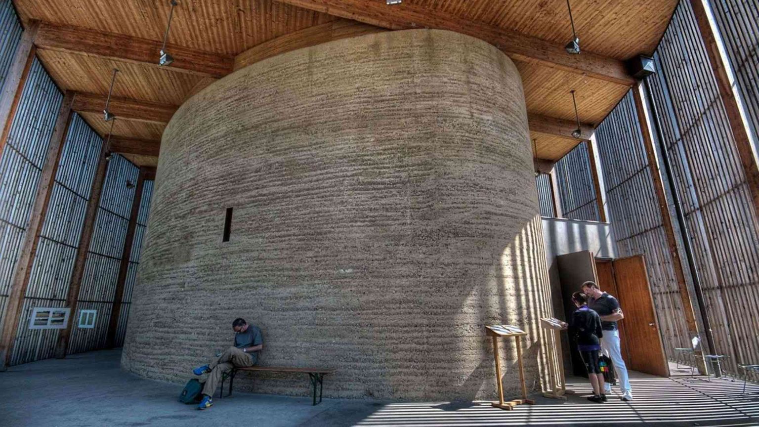 L'architettura contemporanea ritorna alla terra. Cruda