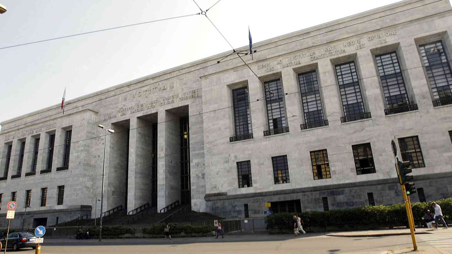 Prete condannato per abusi, totale estraneità della Curia