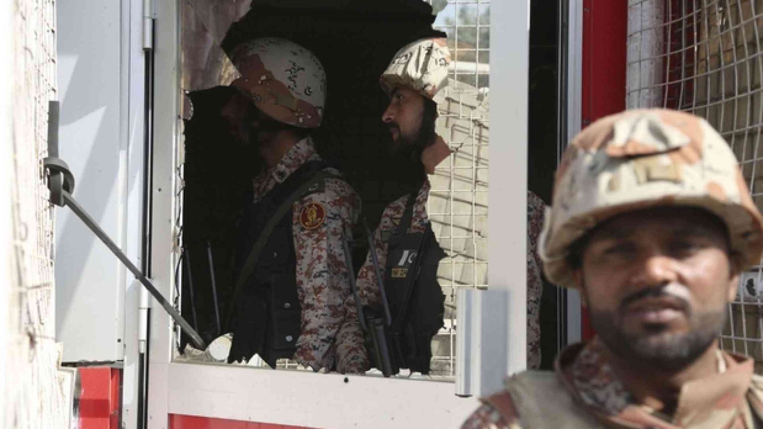 Strage in Pakistan, bomba davanti a seminario sciita