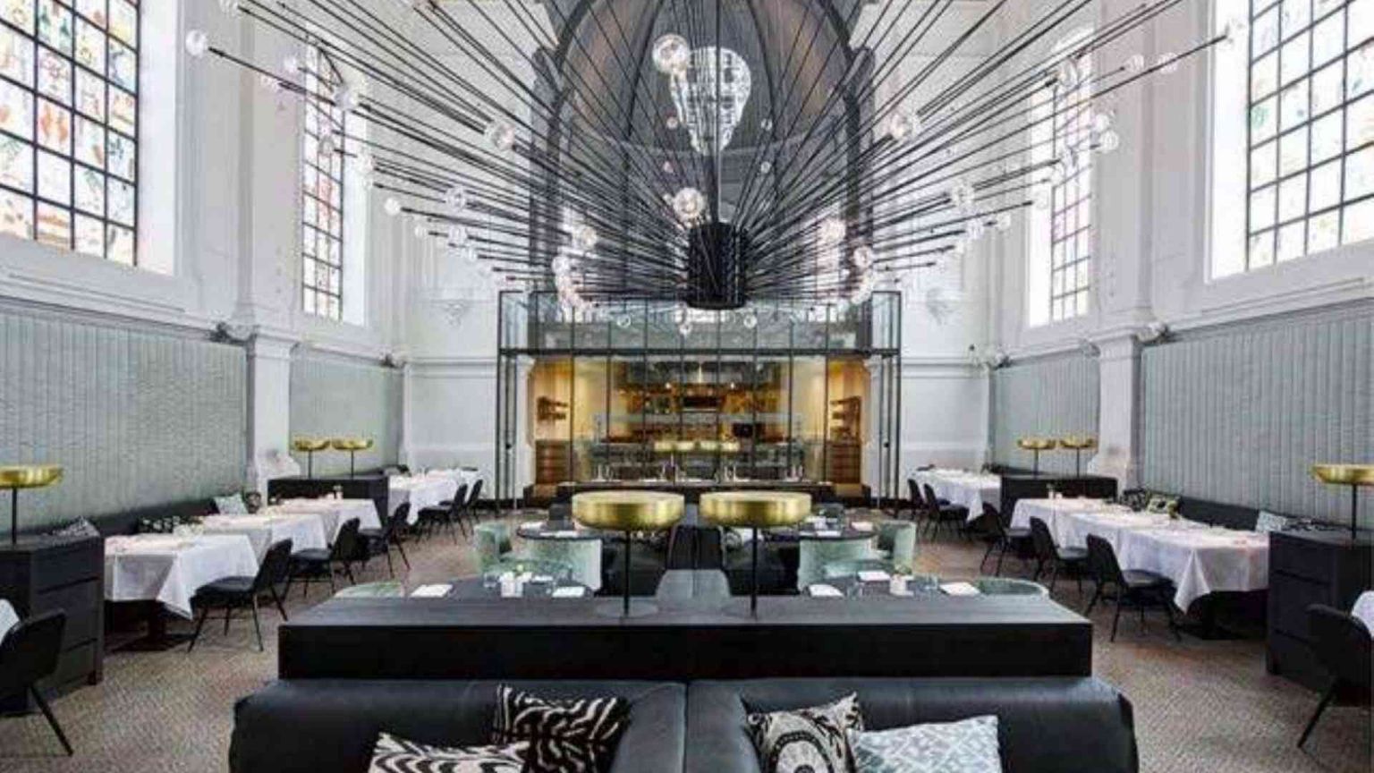 Il Papa: la dismissione delle chiese? Per aiutare i poveri