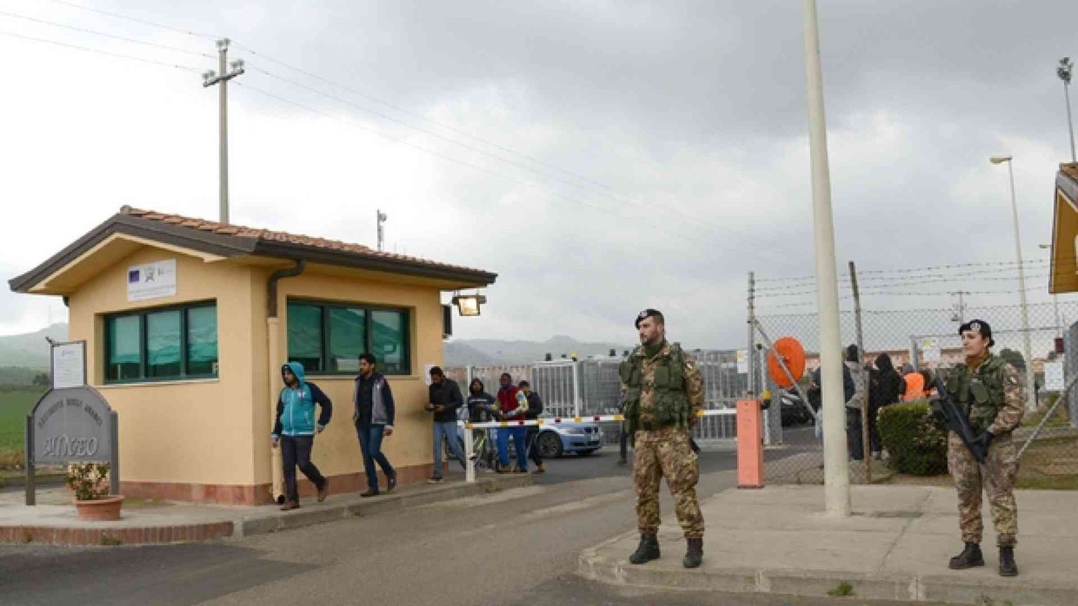 A centinaia in strada, senza dimora. Pure i bimbi. È il «decreto sicurezza»