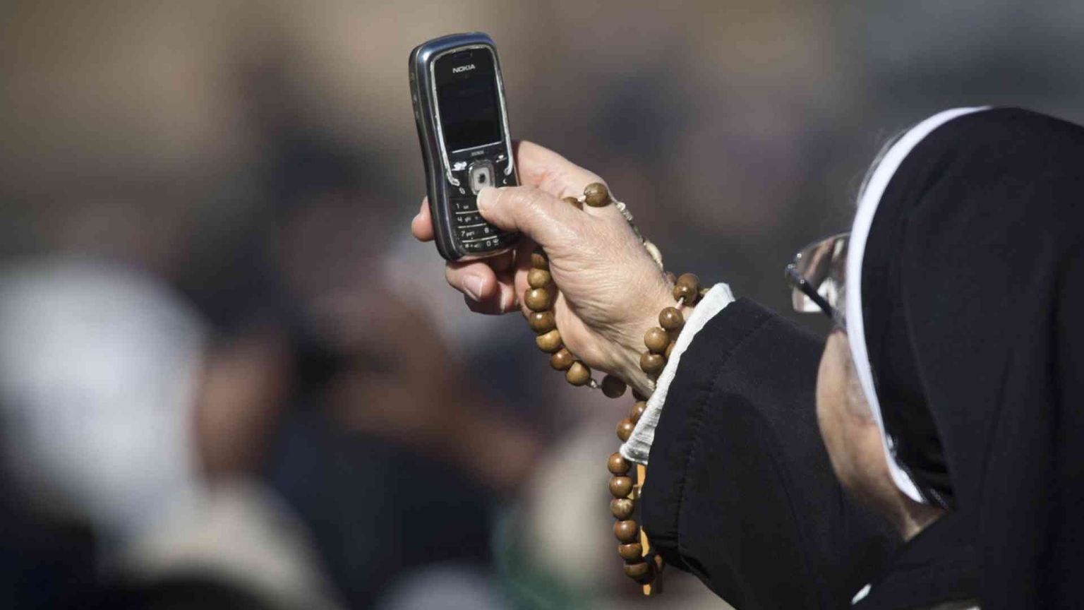 Davvero l'uomo digitale è poco attento allo spirito?