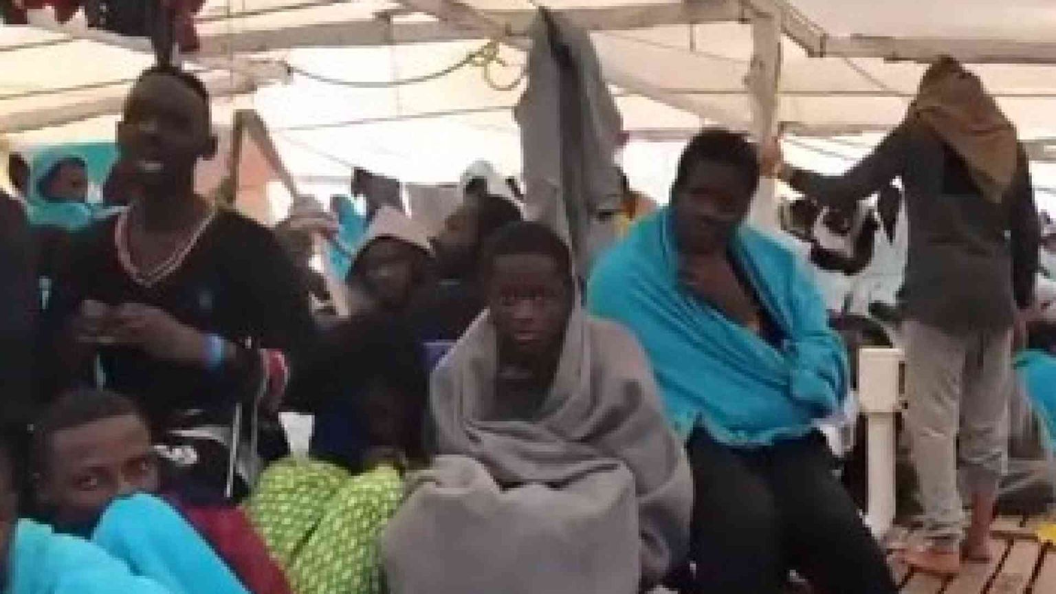 Natale in mare per due navi delle ong con 340 migranti a bordo