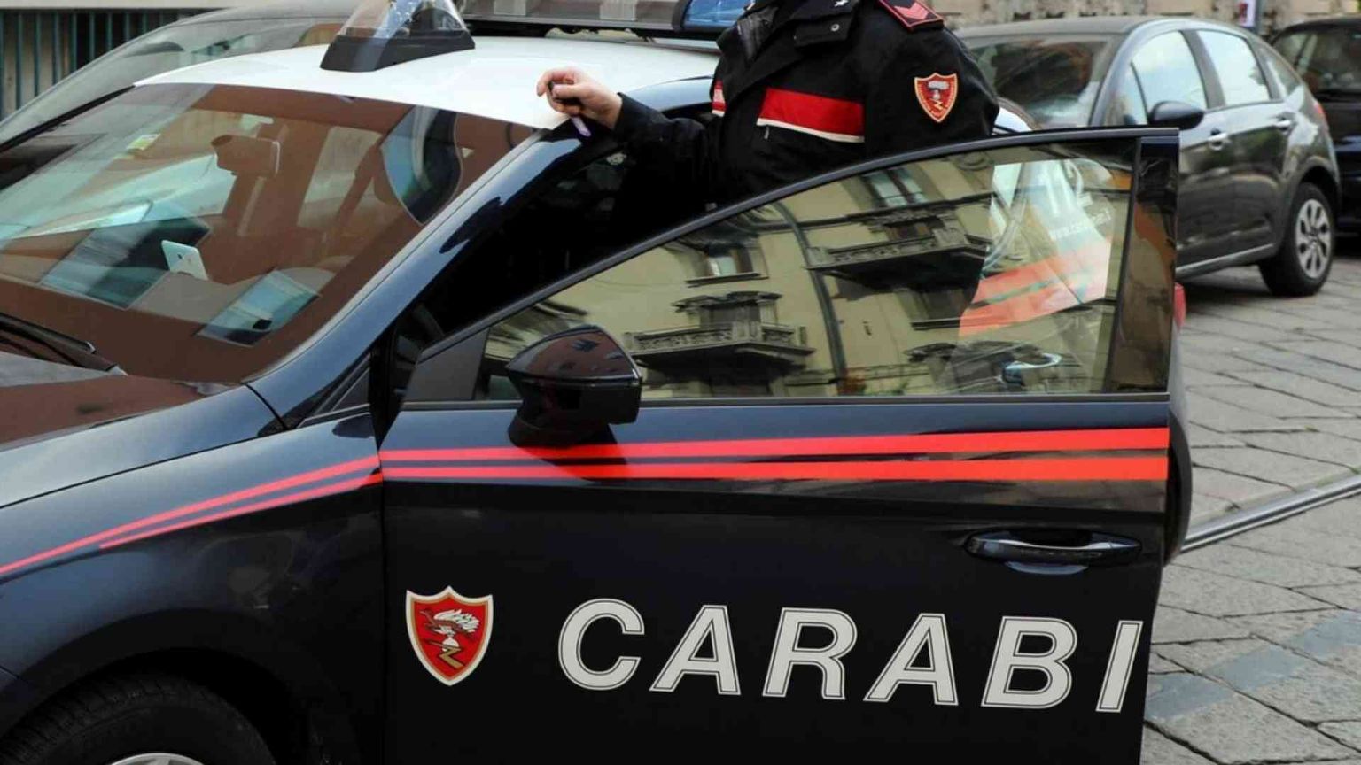 Carabinieri dal cuore d'oro «sostituiscono» Babbo Natale