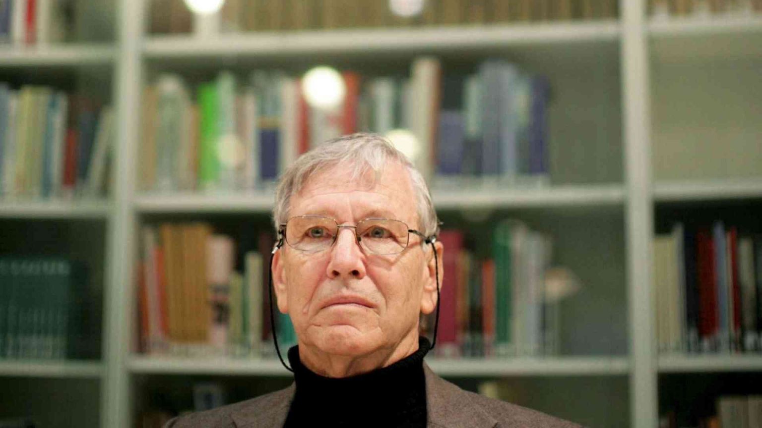 Addio ad Amos Oz. Nei suoi libri la coscienza critica di Israele