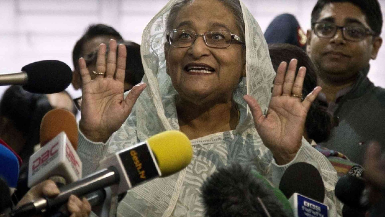In Bangladesh vince ancora la premier Hasina, 17 morti durante il voto
