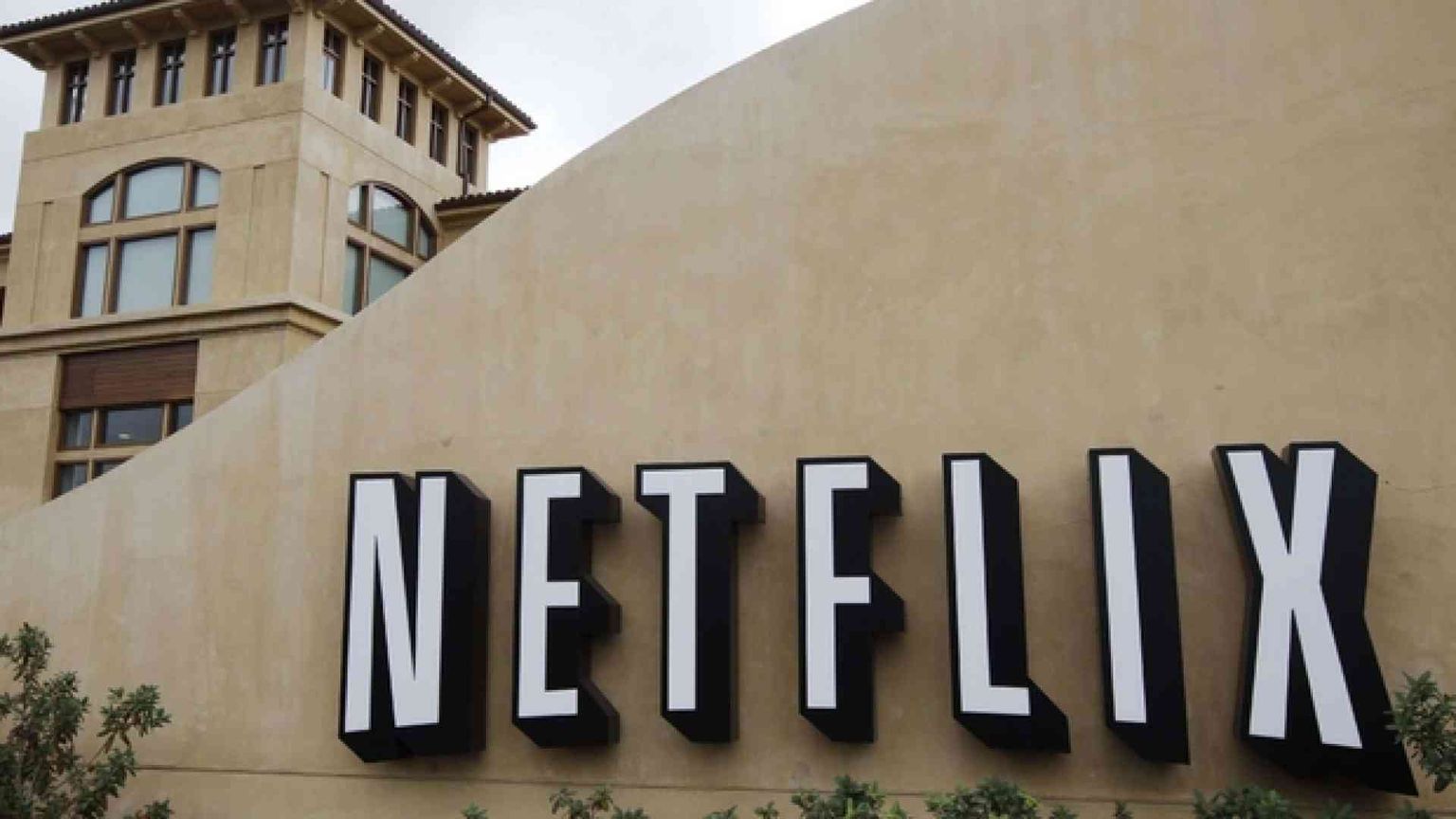 Riad, Netflix si mette il bavaglio