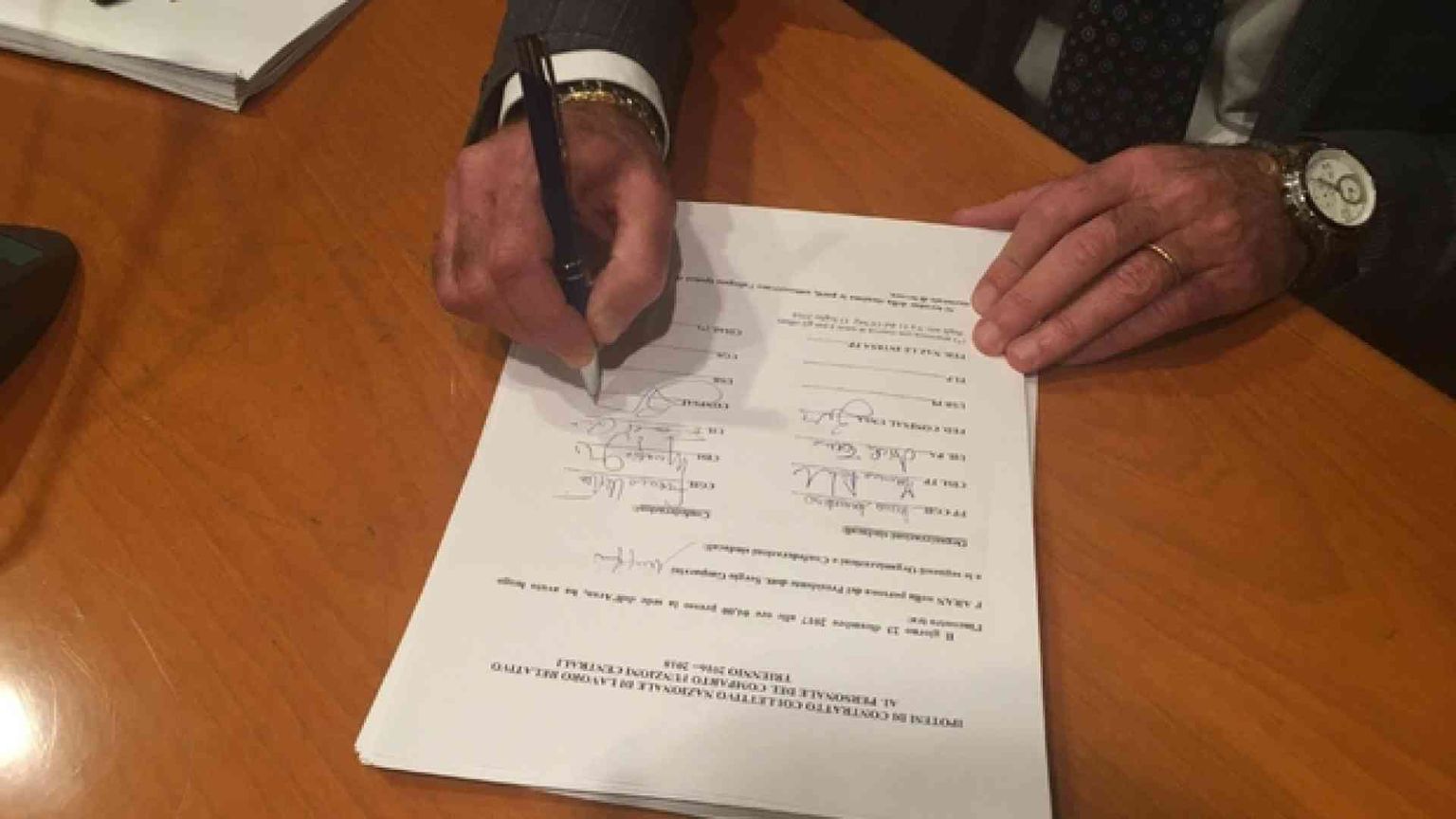 Siglato primo contratto integrativo