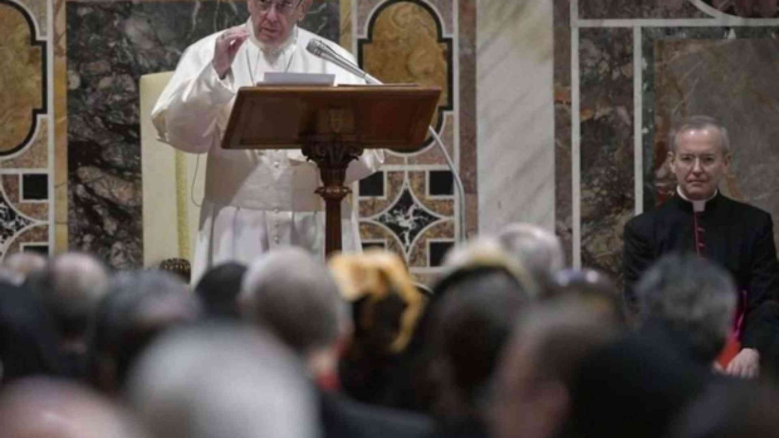 Il Papa: la via del dialogo oltre populismi e nazionalismi