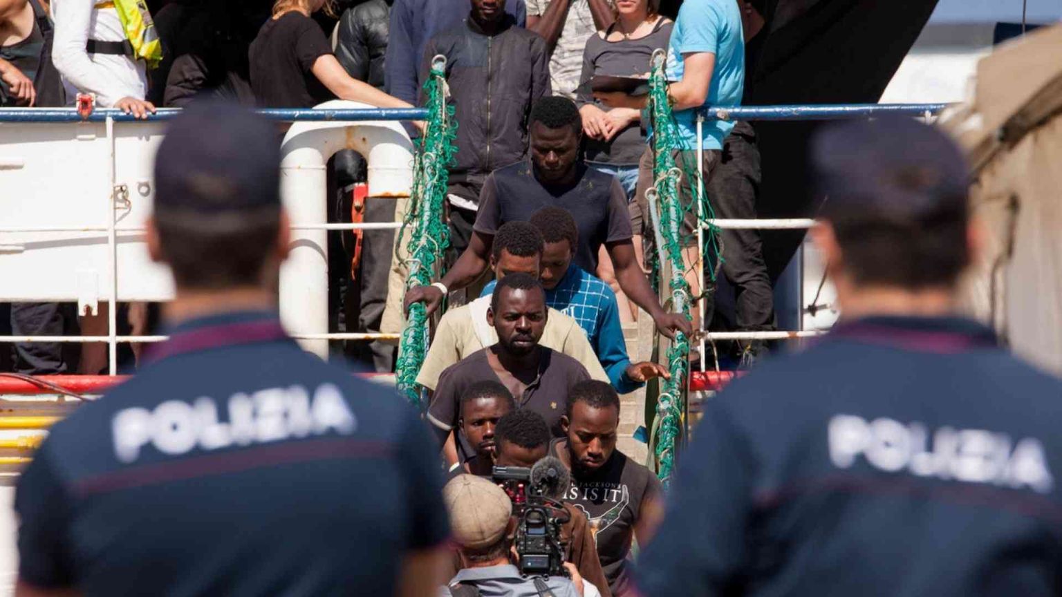 Migrazione, è necessario andare oltre il decreto