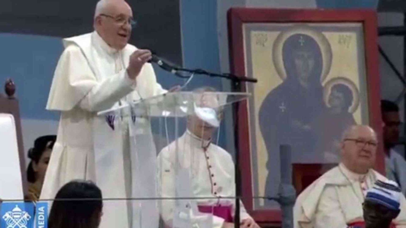 Papa Francesco ai giovani: «Siete maestri della cultura dell'incontro»