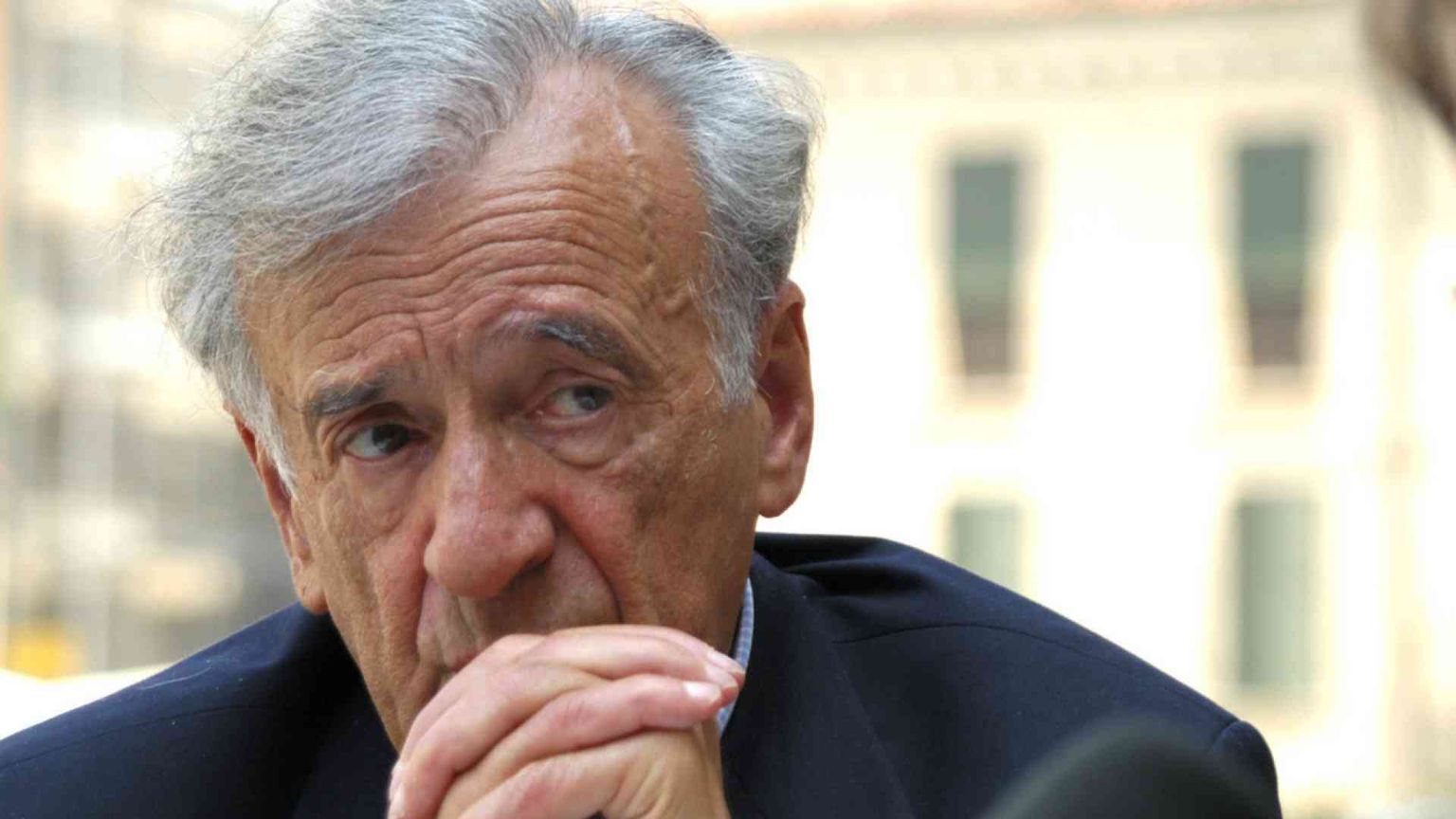 Elie Wiesel: «Come portare il peso della memoria?»